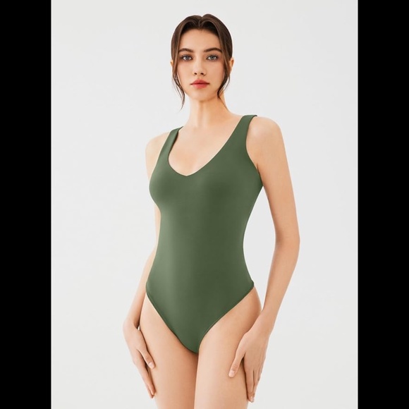NWT Reoria Green Backless Sleeveless Bodysuit Top Size Large - Picture 2 of 9